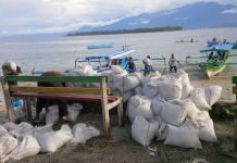 Warga Mansinam Minta Lanjutkan Beton Penangkal Ombak