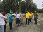 Ketua-PG-PB-Rudi-Timisela-disambut-Kepsek,-para-guru-dan-siswa