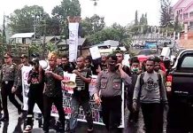 Basah Kuyup, Kapolres Ikut Kawal Demo Hari HAM