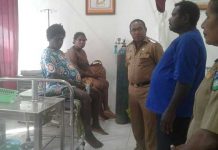 Pemkab Wondama Angkut Elisabet Murai Dengan Helikopter