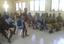 Seragam, Keluhan 10 Distrik di Teluk Wondama