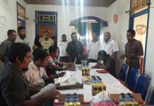 Verifikasi Faktual, KPU Kaimana Sambangi Sekretariat Perindo KPUD Kaimana saat melakukan verifikasi di Sekretariat Perindo, Selasa (19/12).