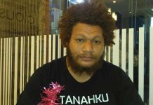 Ketua Dewan Adat Raja Ampat Minta Klasis Tanggap Persoalan Lem Aibon Ketua Dewan Adat Papua Daerah Raja Ampat, Paul Finsen Mayor, S.IP.