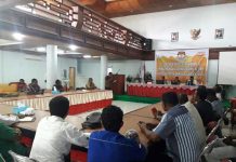 KPU Kaimana Gelar Diskusi Dapil dan Kursi Suasana diskusi tata cara pembagian Dapil dan penghitungan alokasi kursi Dewan.