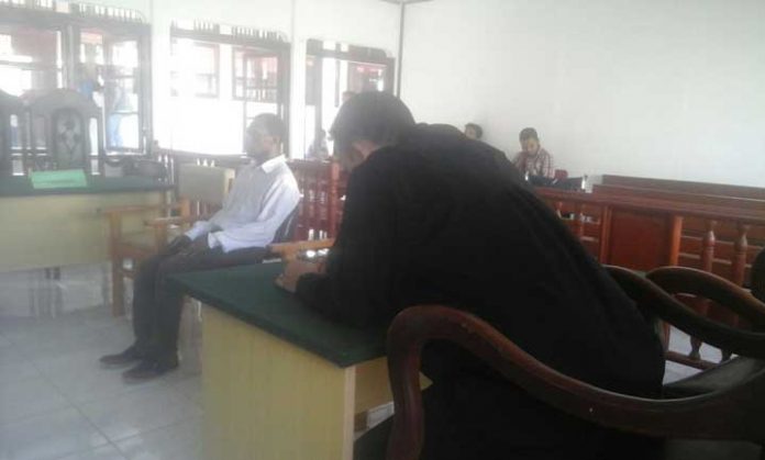 Marten Karet divonis 1 tahun 7 bulan penjara karena terbukti melakukan penganiayaan.
