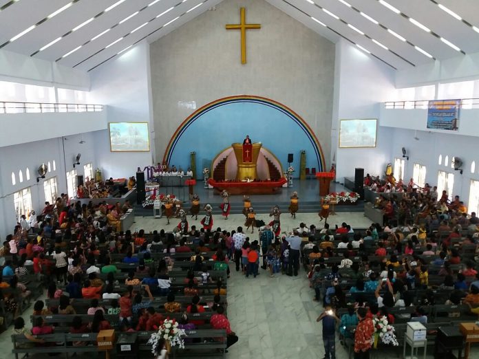 Ibadah syukur HUT PI ke 163 di Jemaat Imanuel Boswezen Sorong.