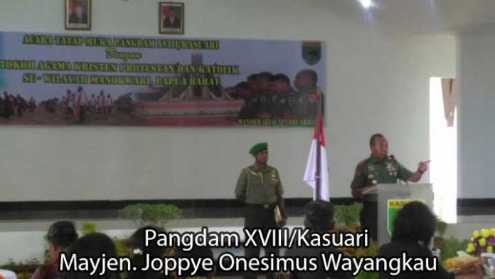 Pangdam XVIII/Kasuari Mayjen Joppye Onesimus Wayangkau.
