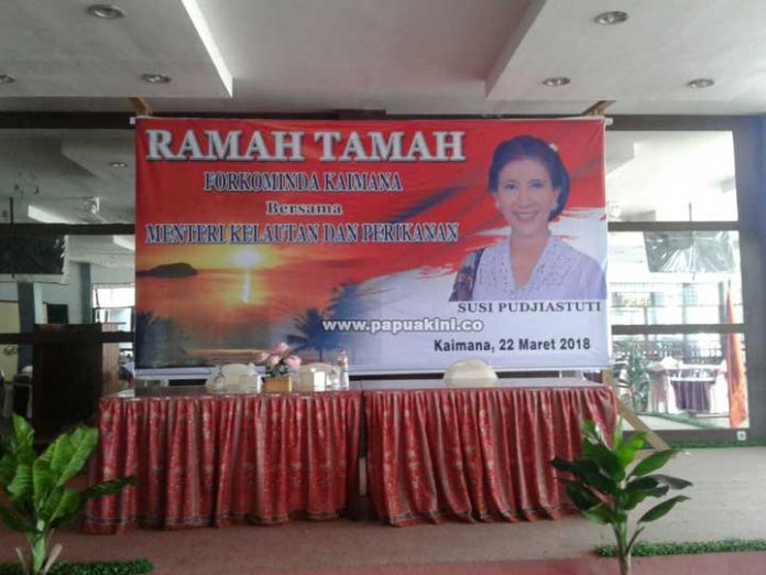Salah satu baliho penyambutan Menteri Kelautan dan Perikanan Susi Pudjiastuti di Kaimana.