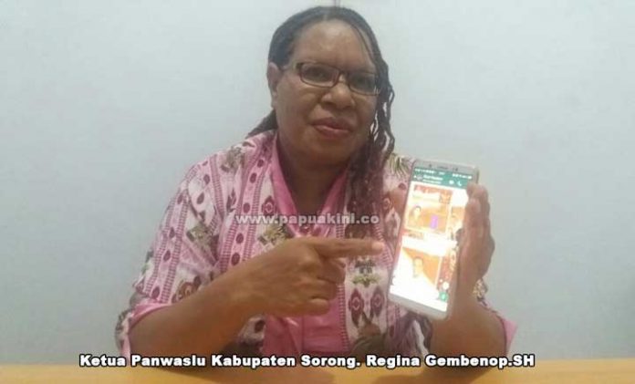 Ketua Panwaslu Kabupaten Sorong. Regina Gembenop.SH