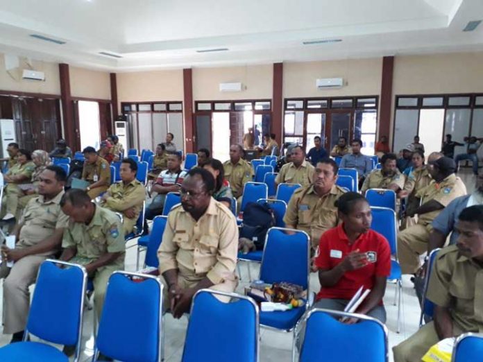Rapat persiapan perayaan HUT ke-15 Kabupaten Teluk Wondama.