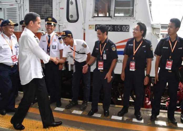 Presiden Jokowi Kunker ke Sukabumi Naik Kereta Api