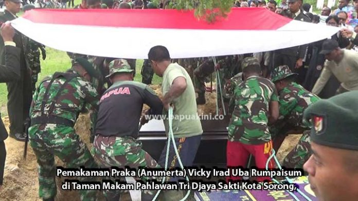 pemakaman-Praka-anumerta-Vicky-Irad-Uba-Rumpaisum-di-TMP-Tri-Jaya-Sakti Vicky Rumpaisum, Prajurit Berprestasi yang Tak Jadi ke Libanon