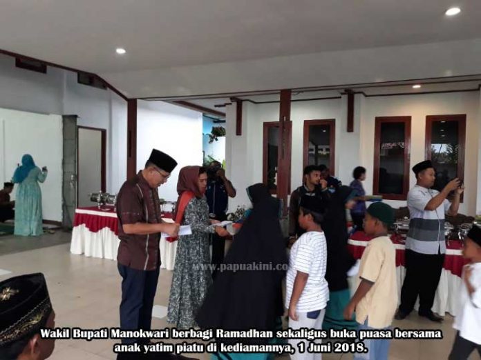 Bukber, Wabup Manokwari Santuni Anak Yatim Piatu