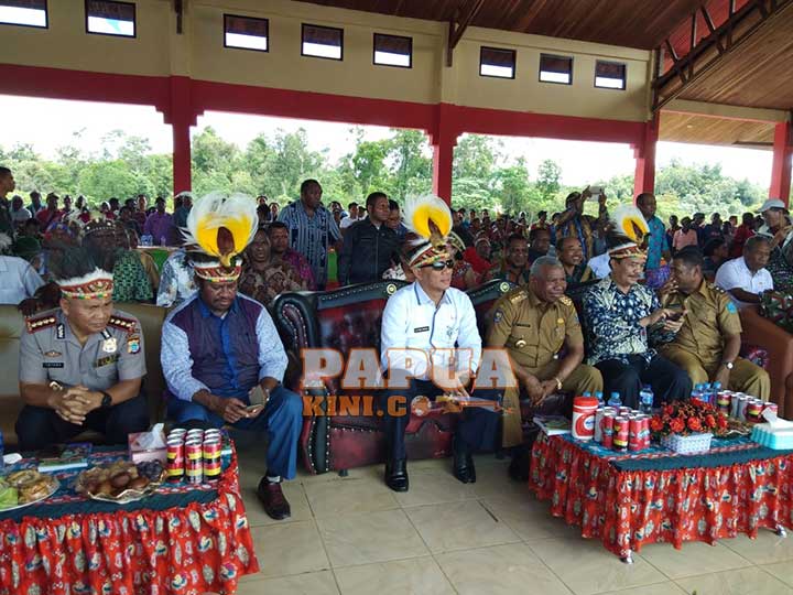 Gubernur-Papua-Barat-di-Maybrat Mendari ke Kumurkek 3 Oktober