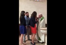 Pastor Diskorsing Karena Tempeleng Bayi Saat Permandian