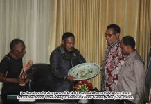 Ini Video Indahnya Perdamaian Yan Anton Yoteni dan Abraham Giram Gaman di Fraksi Otsus Indahnya Perdamaian Yan Anton Yoteni dan Abraham Giram Gaman di Fraksi Otsus