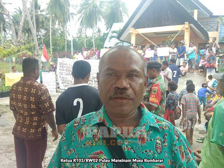 Ketua-RT-Mansinam-Musa-Rumbarar