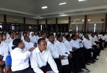 Pemkab Wondama Serahkan 269 SK Tenaga Honorer K-2 Pemkab Wondama Serahkan 269 SK Tenaga Honorer K-2