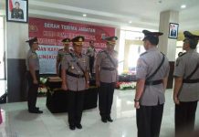 Kapolda Papua Barat Apresiasi 3 PJU Polda dan 2 Kapolres yang Dimutasi Kapolda Papua Barat Apresiasi 3 PJU Polda dan 2 Kapolres yang Dimutasi