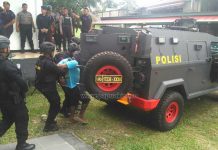Sidang Penembak Kopassus Dijaga Ketat Aparat Bersenjata Sidang Penembak Kopassus Dijaga Ketat Aparat Bersenjata