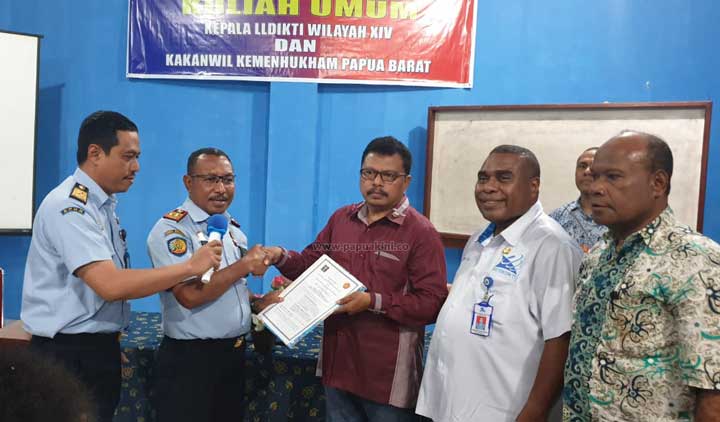 STIH-BINTUNI-MANOKWARI-(4) STIH Bintuni-Manokwari dan STIE Mah Eisa Lakukan Gebrakan Langka