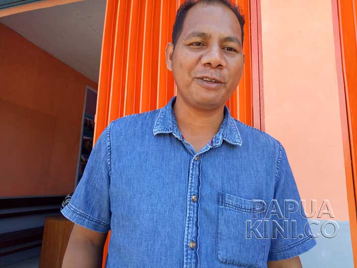 Anggota-Bawaslu-Teluk-BIntuni-Daniel-Balubun Bawaslu Bintuni Enggan Sebut Kasus Dugaan Pelanggaran Pemilu yang Diterima