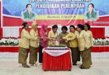 Gubernur Tekankan Peran PKK Bantu Genjot Pendidikan Papua Barat