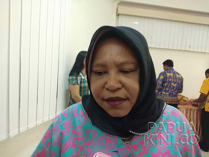 Kepala-Biro-Perlengkapan-Pemprov-Papua-Barat-Jaenab-Uswanas