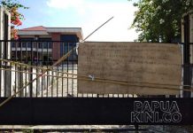 Kantor Dinas Kearsipan dan Perpustakaan Papua Barat Dipalang Kantor Dinas Perpustakaan dan Kearsipan Papua Barat Dipalang