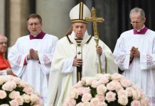 Paus Fransiskus Resmi Ubah Doa Bapa Kami dan Gloria Paus Fransiskus Resmi Ubah Doa Bapa Kami dan Gloria