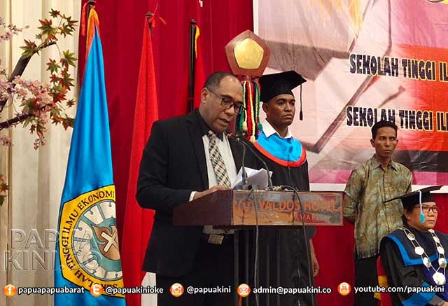 Asisten-Bidang-Administrasi-Pemrov-Papua-Barat-Reymond-RH-Yap-SE-MTP Pemprov Papua Barat Tantang STIE Mah Eisa dan STIH Bintuni Hadapi Era Bonus Demografi 2030