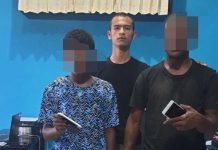 Dua Terduga Pencuri HP Dibekuk Polres Kaimana Dua Terduga Pencuri HP Dibekuk Polres Kaimana