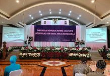 Kapolda Papua Barat Minta Program Bhayangkari Tingkatkan SDM Masyarakat Kapolda Papua Barat Minta Program Bhayangkari Tingkatkan SDM Masyarakat