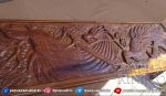ukiran-kayu-dibeli-istri-mensos
