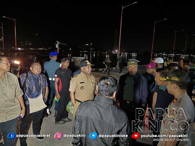Gubernur-papua-barat-siap-naik-kapal Gubernur Papua Barat Berlayar ke Pulau Fani, Perbatasan Indonesia-Palau