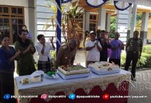 Gubernur Rayakan HUT ke-60 di GKI Bahtera Pelepasan Mandopi