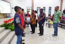 Alumni USTJ Jayapura Papua Barat Berbagi Kasih Dengan Penyandang Disabilitas Alumni USTJ Jayapura Papua Barat Berbagi Kasih Dengan Penyandang Disabilitas