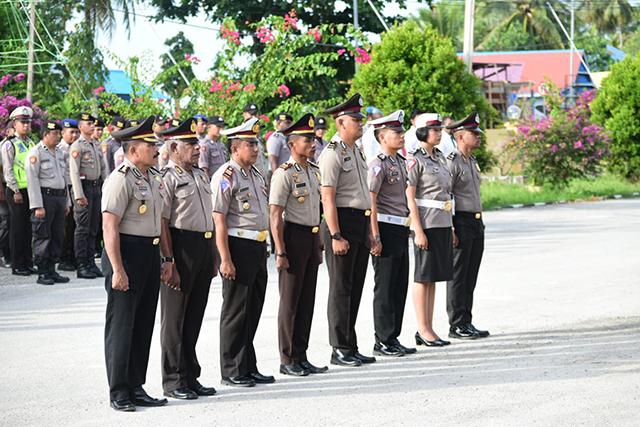 apel-kenaikan-pangkat-polres-kaimana 46 Anggota Polres Kaimana Naik Pangkat, Satu Jadi AKBP