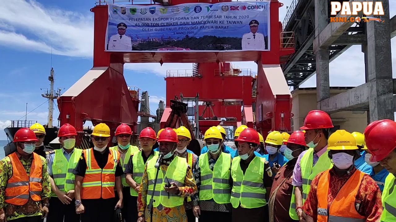 Gubernur Papua Barat Lepas Ekspor Semen 45 Ribu Ton
