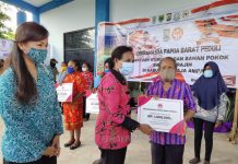 Dekranasda Papua Barat Bantu 20 Perajin Raja Ampat Dekranasda Papua Barat Bantu 20 Perajin Raja Ampat