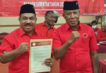 Elysa Auri – Ferry Auparay Siap Daftar Pilbup Wondama di Hari Pertama Elysa Auri – Ferry Auparay Siap Daftar Pilbup Wondama di Hari Pertama