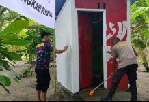 Warga Serbu Baksos Serentak Polda Papua Barat di Aipiri Warga Serbu Baksos Serentak Polda Papua Barat di Aipiri