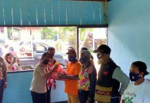 Kwarda Pramuka Papua Barat Salurkan Sembako, Ingatkan Protokol Kesehatan Kwarda Pramuka Papua Barat Salurkan Sembako, Ingatkan Protokol Kesehatan