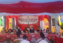 Pasangan Hendrik Mambor – Andarias Kaikatui Mendaftar di KPU Wondama Pasangan Hendrik Mambor - Andarias Kaikatui Mendaftar di KPU Wondama