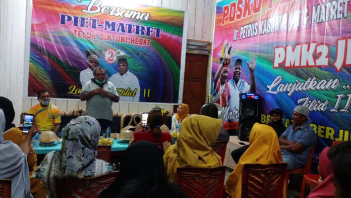 Pilkada Teluk Bintuni, PMK2, Petrus Kasihiw, Piet Kasihiw, Matret Kokop, PKL Pasar Sentral Bintuni,