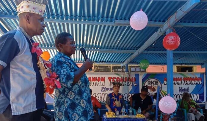 Pasangan Terkabul Kampanye di Maimai, Tangisan Mama Yuliana Pecah