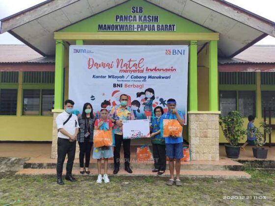 BNI Manokwari Berbagi Kasih Natal Untuk Penyandang Disabilitas dan SLB Panca Kasih