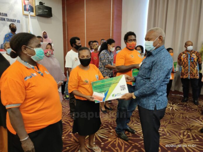 Penerima Program Tangan Kasih Papua Barat Naik Jadi 52.317 Orang