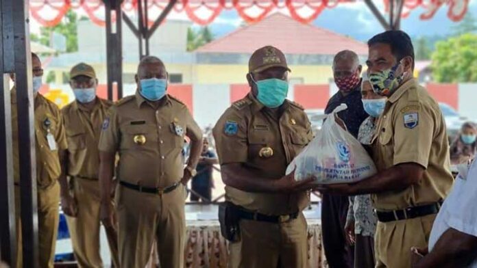 Pemprov Salurkan Tangan Kasih Tahap II di Mansel dan Pegaf