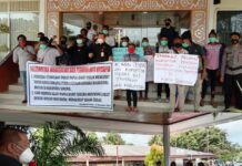 Mahasisa Minta Kejati dan Polda Papua Barat Usut Tuntas Kasus Asrama Mahasiswa Bintuni Mahasisa Minta Kejati dan Polda Papua Barat Usut Tuntas Kasus Asrama Mahasiswa Bintuni